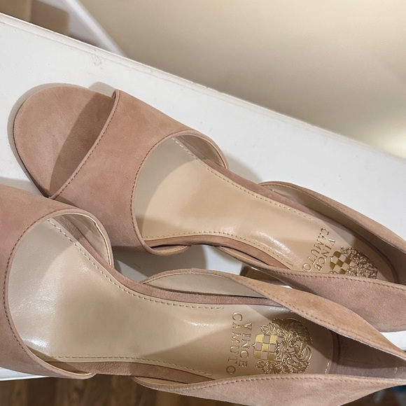 Vince Camuto Women's Nude Heels - Picture 4 of 5